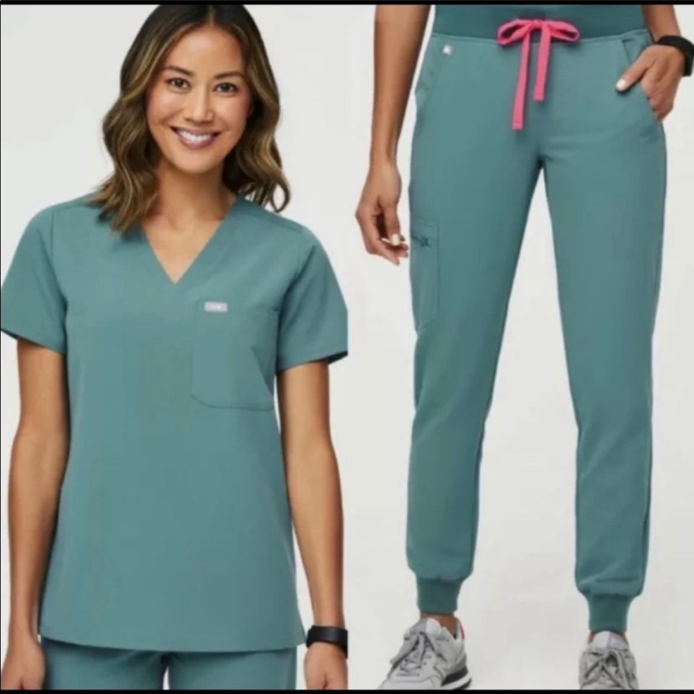 FIGS HYDROGREEN SET! small top, small zamora joggers